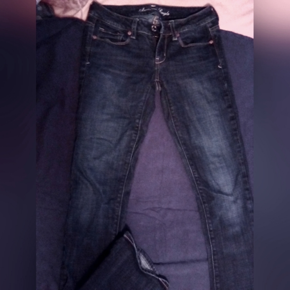 American eagle jeans. Size 2 reg skinny kick stretch